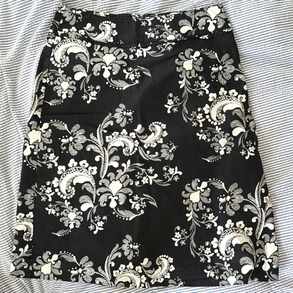 8/12 H&M SKIRT